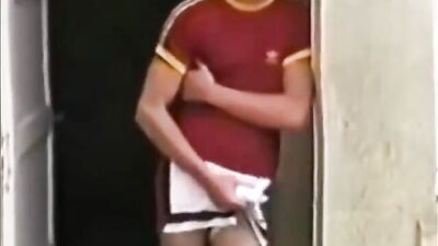 Gangbang in Public! Quick Cum Shots Ready!