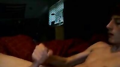 Webcam Cumshots with Twink Boy and Abs - Amateur Cams Online!