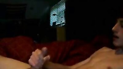 Webcam Cumshots with Twink Boy and Abs - Amateur Cams Online!