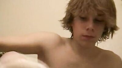 Gay Porn Solo Jerk in the Bathroom