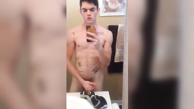 Web-Cam Selfie Wank: Cum Shots Solo!