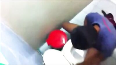 I Spy... A Public Cum Shot Wanker! - Amature Outside