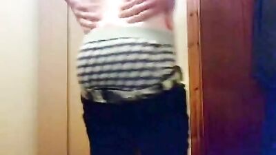 Young Masturbating Hottie - Amateur Cum Shots Handjob!