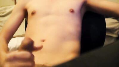 Gay Masturbation: Sexy Amateur Cum Shots Handjob