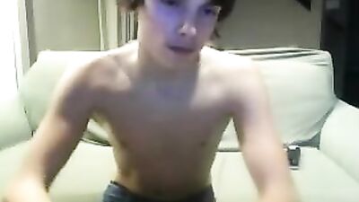 Gluttonous Hottie Devours His Cum in New Web-Cam Solo!