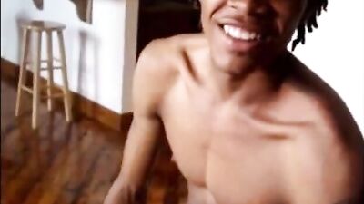 Gay Black Web-Cam Solo: Hi Ya Handsome!