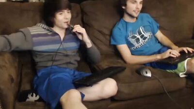 Str8 Horny Hookah Boys: Amateur Oral Voyeur