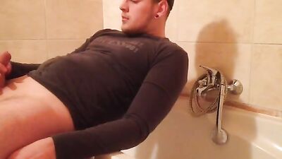 Belgian Guys Pissing: Amateur Fetish Solo Nastiness!