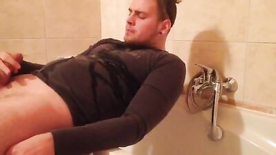Belgian Guys Pissing: Amateur Fetish Solo Nastiness!
