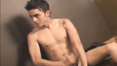 Gay Porn Amateur Cum Shoots Handjob - Ooooops!!! What A Hot Shoot!