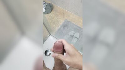 Teen jerking off in the shower thinking about tight pussies