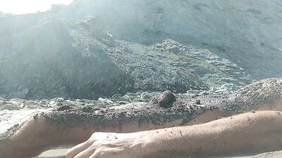 I Get Muddy and Do Nudism on a Virgin Beach in Front of a Gay Couple