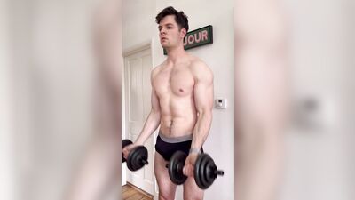 Anyone else wanna go to a naked gym? ????????