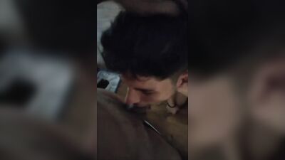 folllada de boca y corrida en la cara al Twink español Ridy Hunt .