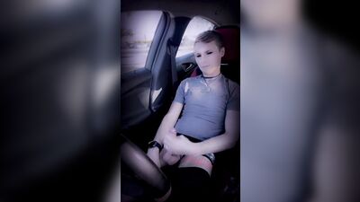 Alien Jerk in Public