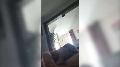 Soumis suce son maître.