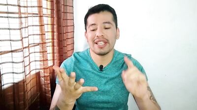 Jovencito twink le coquetea al repartidor del agua y termina siendo penetrado por sus 23cm de verga