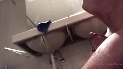 Cumshower