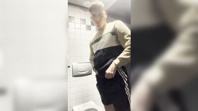 public jerkoff teaser????????