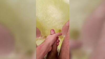 SUBMISSIVE GAY TOP GETS SO HORNY IN THE BATH AND DECIDES TO UNLOAD IN BATH TUB
