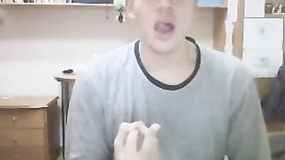 Gay Porn: Amateur Muscle Cum Shots Ass Play