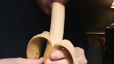 Deepthroat Practice: Amateur Gay Fun Solo