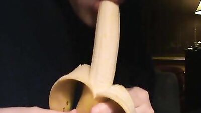 Deepthroat Practice: Amateur Gay Fun Solo