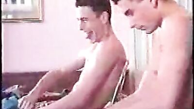 Gruppen wichsen fun: Amateur Muscle Boys Gay Porn Adventure!