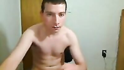 Gay Web-Cam Cum Show: Amateur Boystube Exposure!