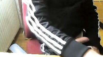 Sportswear: Amateur Cum Shots Handjob