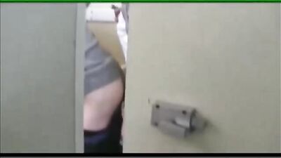 Aud der Toilette Teil.3: Gay Porn Fetish Action Bareback Video!