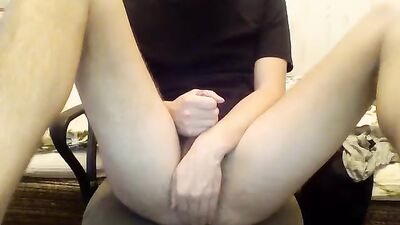 Gay Porn : From Bathtub to Chair - Amateur Cum Shots and Handjobs