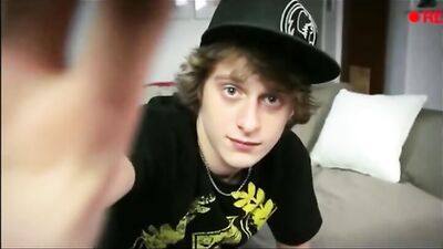 Skater Cums Again - Amateur Solo Cum Shots