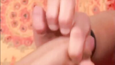 Young Arab Twink: Cumming in Abu Dhabi!