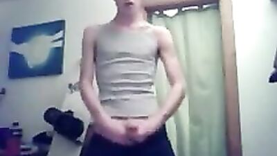 Cum shot blurry in beanie! Amateur twinks heat up the web-cam