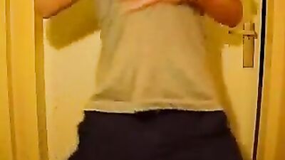 Masturbate with Cute Amateurs: Handjobs and Cumshots!