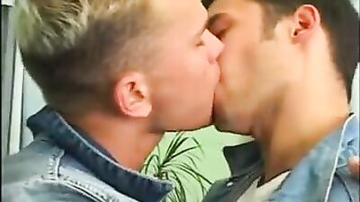 BB Lovers Flip Flop: Raw and Passionate Bareback Gay Porn Video