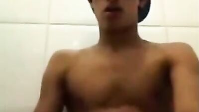 Handjobs in the bathroom - Amateur Cum Shots Cam!