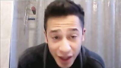 Gay Porn Web-Cam Showdown: Amateur Men in the Bedroom!