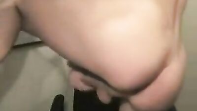 Brians Web-Cam Solo Handjob: An Exclusive Gay Porn Experience!