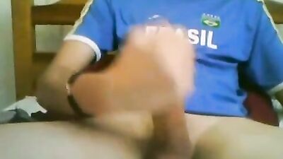 Bigger in Brasilia - Latino Amateur Cumshots Delight!