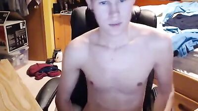 Smooth desk wanker: Amature Cum Shots Solo