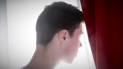 Gros calin sur canape 2 : Twinks in Action Oral Fucks on Web-cam!