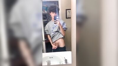 Cumming with Confidence: The Ultimate Amateur Straight Camboy Experience