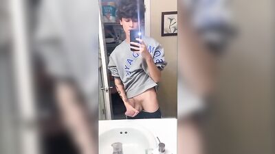 Cumming with Confidence: The Ultimate Amateur Straight Camboy Experience