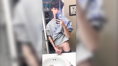Cumming with Confidence: The Ultimate Amateur Straight Camboy Experience
