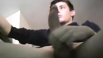 Gay Porn: Loves Masturbation! Amateur Cum Shots Handjob