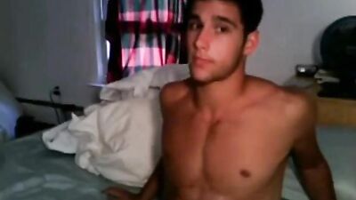 MUSCLED GUY CAM: HANDJOB AMPARE COCKSHOTS