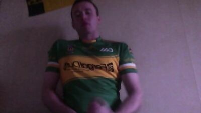 Amateur Cum Shots: Straight Boys in Football Shirts