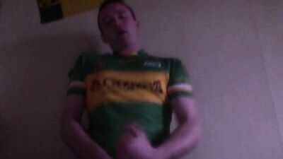 Amateur Cum Shots: Straight Boys in Football Shirts